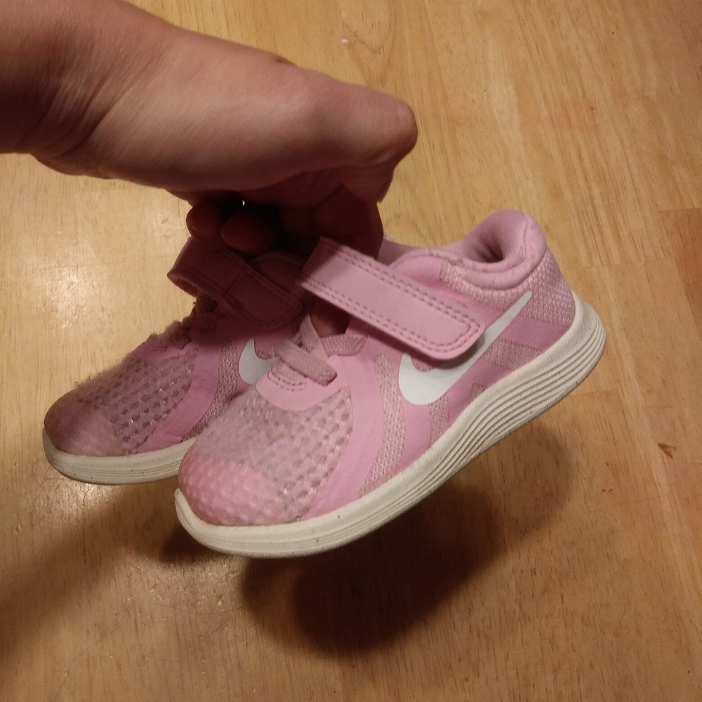 Toddler girl pink Nike shoes